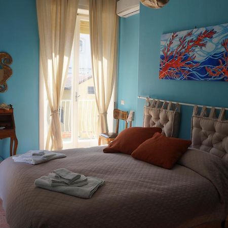 B&B Occhi Di Mare Кастелламмаре-ди-Стабия Экстерьер фото